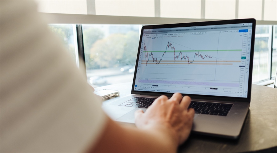 币圈K线图解析指南 | 加密货币趋势分析入门
