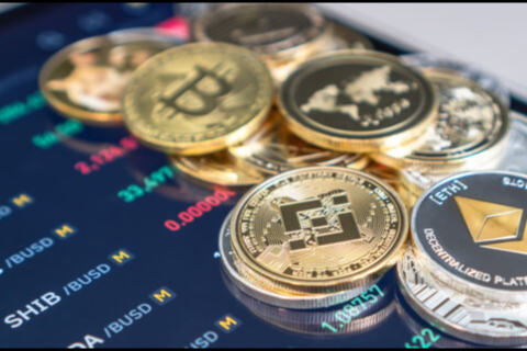 加密货币对比美股投资 | 哪个更具增长潜力